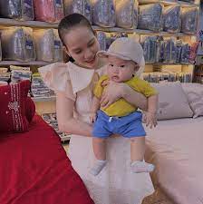 Mua 1 nệm lò xo và 2 gối cao su thiên nhiên cho gia đình